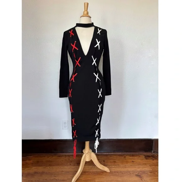 Boohoo Black Deep V-Neck Red & White Lace Up Long Sleeve Midi Dress - Picture 2 of 10